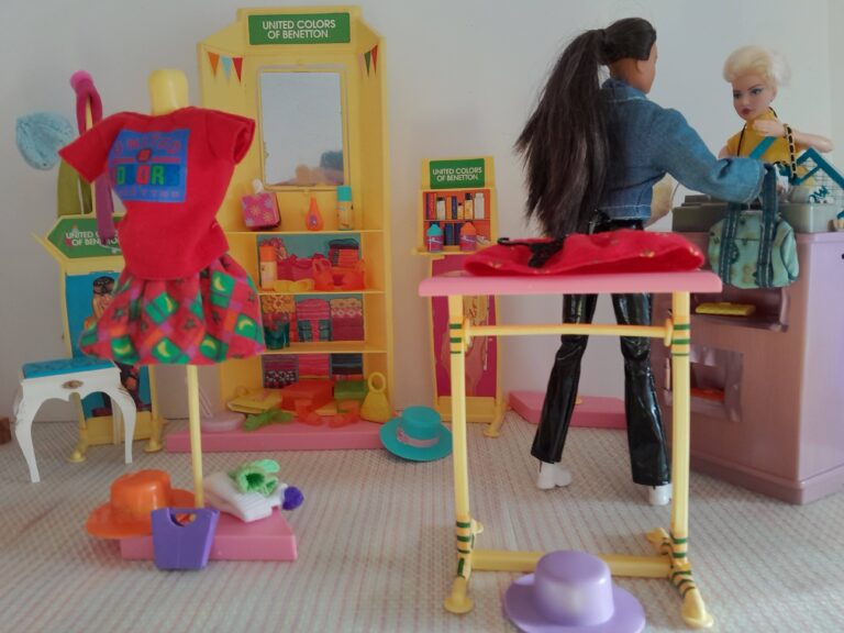 Susana makes a sale
